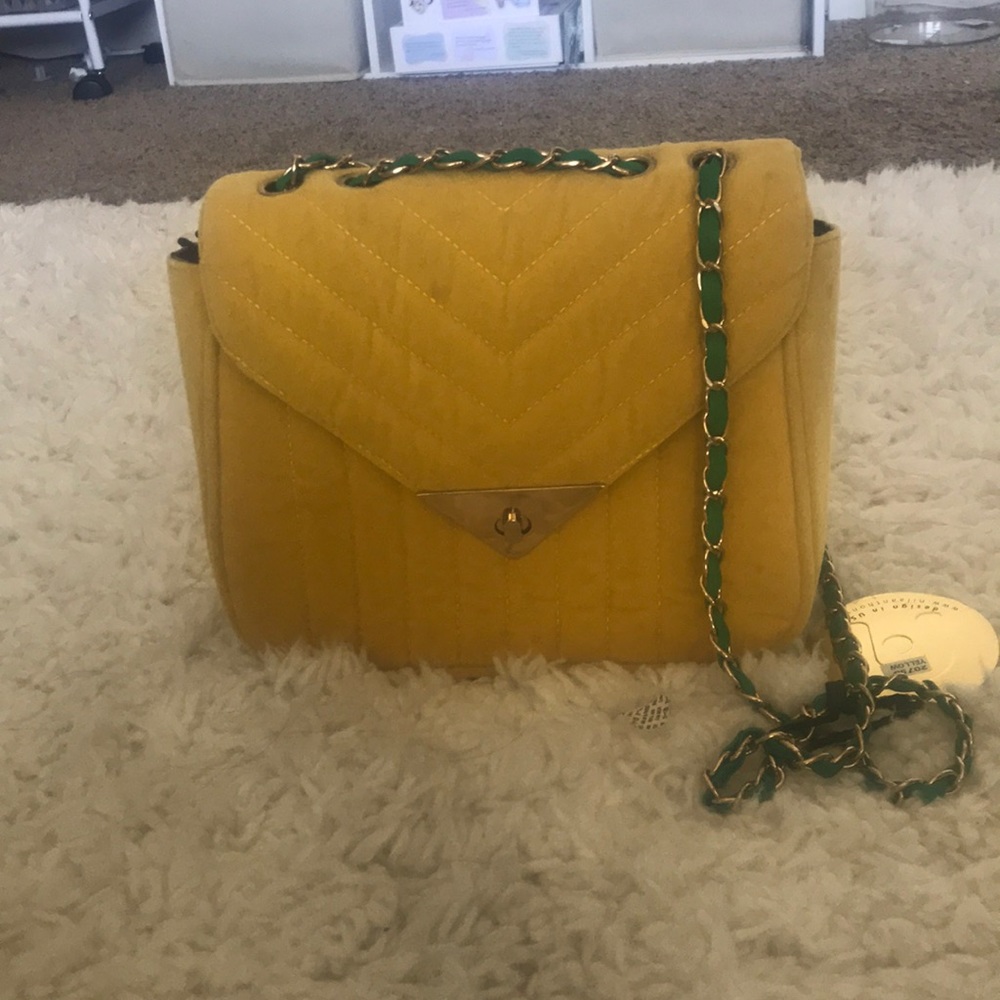 Beautiful Yellow Chevron Crossbody